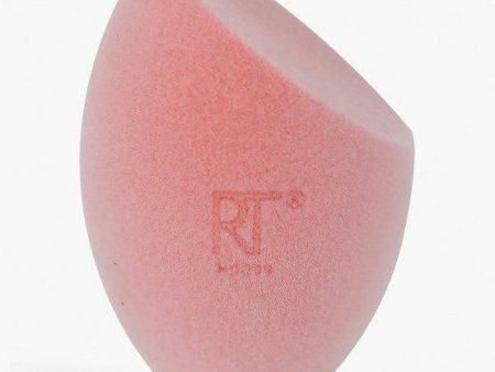 Real Techniques Miracle Powder Sponge on Sale